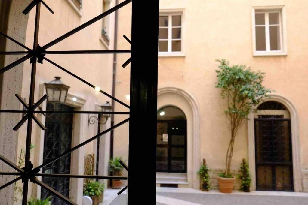 Beautiful Apartment Next To Piazza Di Spagna Rzym Zewnętrze zdjęcie